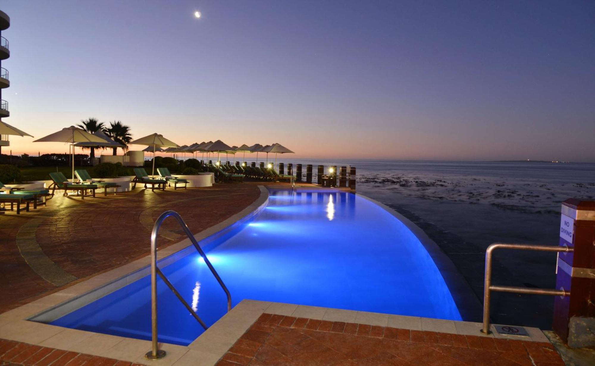Radisson Collection Hotel，Waterfront 5*开普敦